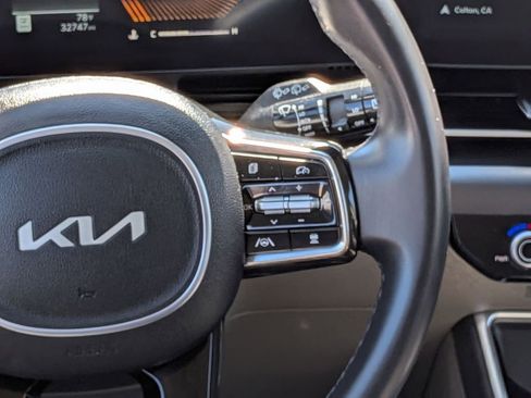 Used 2025 Kia Carnival LXS image 24