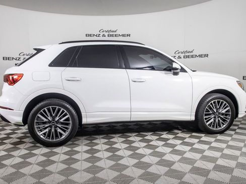 Used 2023 Audi Q3 2.0T Premium w/ Black Optic Package image 5