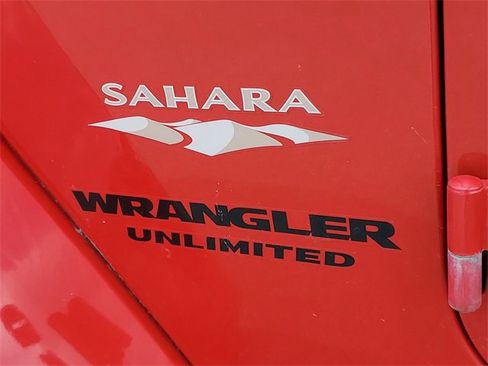 Used 2014 Jeep Wrangler Unlimited Sahara w/ Dual Top Group image 8