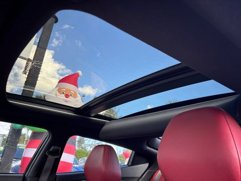 Used 2016 Hyundai Veloster w/ Option Group 02 image 8