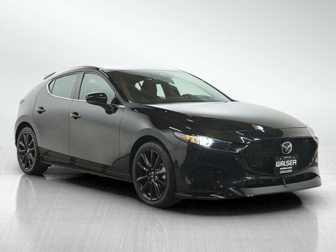 Used 2023 MAZDA MAZDA3 Hatchback w/Premium Plus Pkg image 7