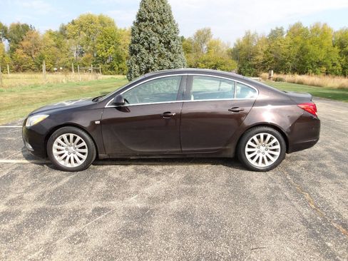 Used 2011 Buick Regal CXL image 9