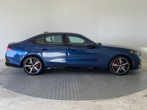 New 2026 BMW 540i xDrive w/ Executive Package image 7