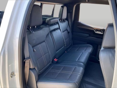 Used 2022 Chevrolet Silverado 1500 High Country w/ Z71 Off-Road Package AWD/4WD image 19