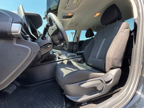Used 2024 Hyundai Elantra SE FWD image 5