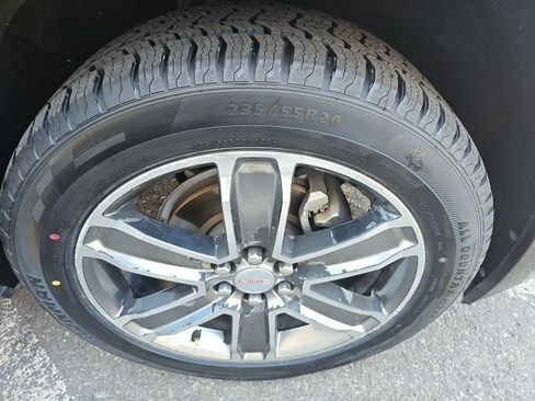 Used 2019 GMC Acadia Denali w/ Technology Package AWD/4WD image 23