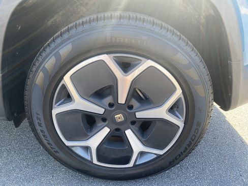 Used 2023 Rivian R1T Adventure image 32