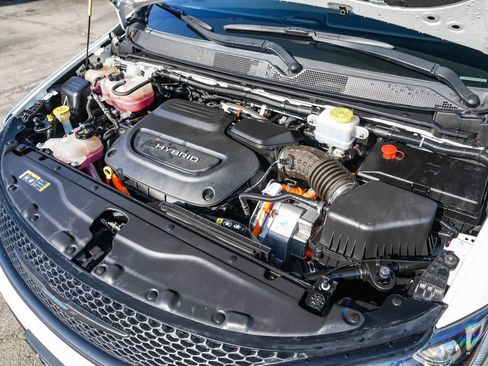 Used 2020 Chrysler Pacifica Limited w/ Advanced Safetytec Group image 26