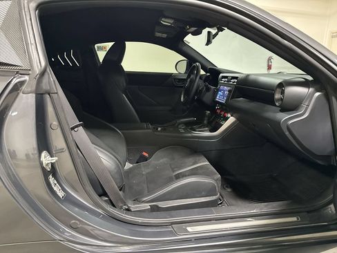 Used 2023 Toyota GR86 Premium w/ ALL Weather Mat Package (TMS) RWD image 21