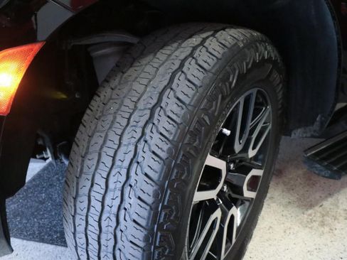 Used 2023 GMC Yukon XL AT4 w/ AT4 Premium Plus Package image 9