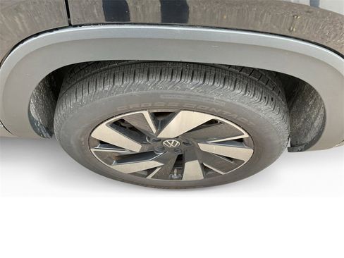 Used 2024 Volkswagen Atlas Cross Sport SE image 14