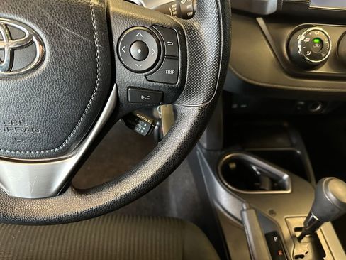 Used 2018 Toyota RAV4 LE w/ All Weather Liner Package AWD/4WD image 12