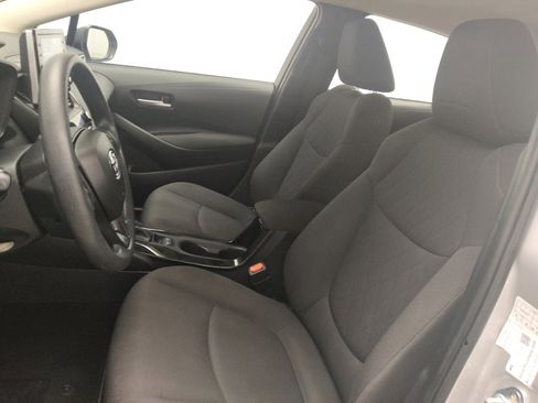 Used 2021 Toyota Corolla LE FWD image 17