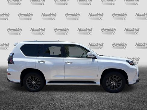 Used 2023 Lexus GX 460 Premium w/ Accessory Package AWD/4WD image 11