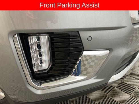 Certified 2023 GMC Yukon XL SLT w/ SLT Premium Package AWD/4WD image 23