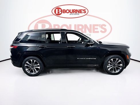 Used 2023 Jeep Grand Cherokee Overland image 13