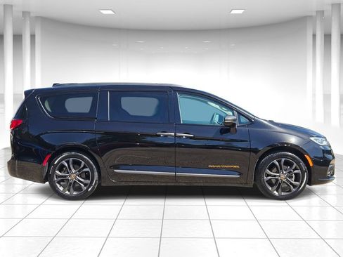 Used 2024 Chrysler Pacifica Touring-L w/ Road Tripper Package FWD image 2