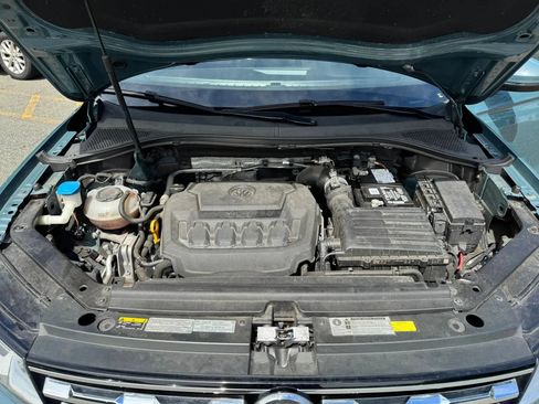 Used 2020 Volkswagen Tiguan SE w/ Panoramic Sunroof Package AWD/4WD image 28