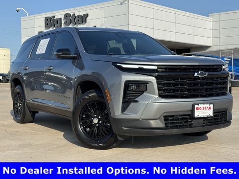 Used 2024 Chevrolet Traverse LS w/ Midnight/Sport Edition FWD image 2