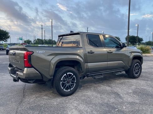 Used 2024 Toyota Tacoma TRD Sport RWD image 5
