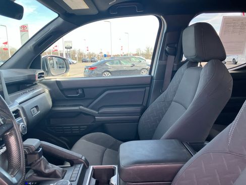 Certified 2024 Toyota Tacoma SR5 image 10