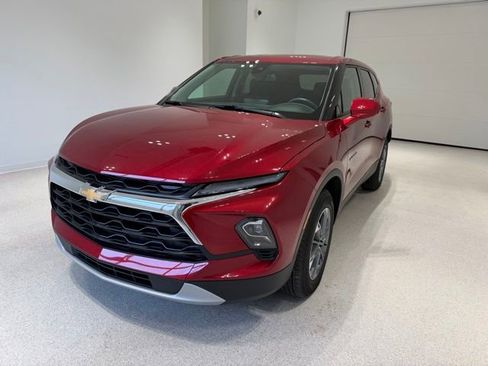Certified 2025 Chevrolet Blazer LT AWD/4WD image 3