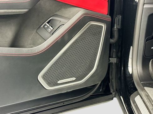 Used 2025 Lamborghini Urus Performante AWD/4WD image 19