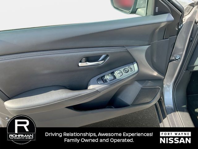 Used 2024 Nissan Sentra SV FWD image 27