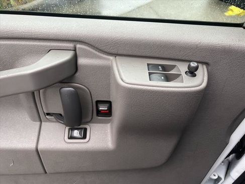 Used 2020 GMC Savana 2500 w/ Driver Convenience Package RWD image 9
