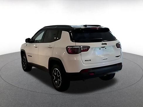 Used 2025 Jeep Compass Trailhawk AWD/4WD image 15