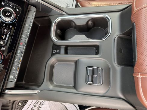 Certified 2024 GMC Sierra 2500 Denali Ultimate image 22