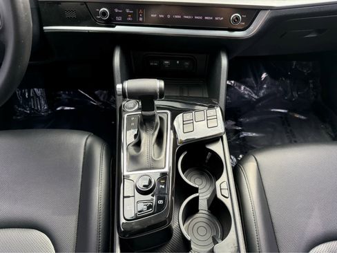 Used 2023 Kia Sportage EX FWD image 23