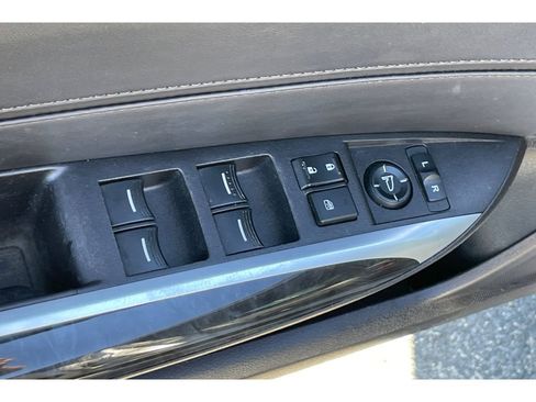 Used 2018 Acura TLX image 11