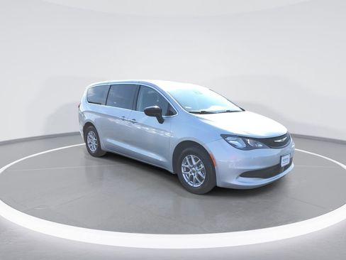 Used 2024 Chrysler Voyager LX FWD image 2