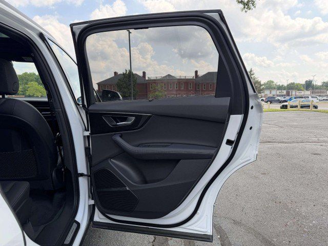 Certified 2025 Audi Q7 3.0T Premium Plus w/ Premium Plus Package AWD/4WD image 28