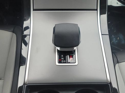 Used 2024 Land Rover Range Rover Evoque Dynamic SE AWD/4WD image 25