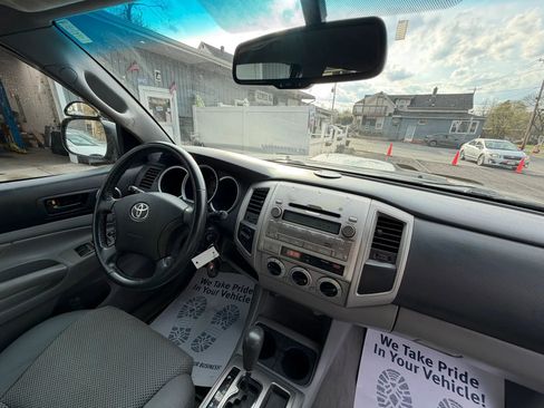 Used 2010 Toyota Tacoma 4x4 Double Cab image 17