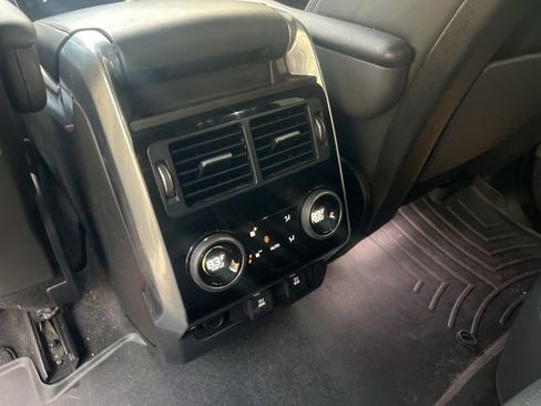 Used 2019 Land Rover Range Rover Sport HSE image 16