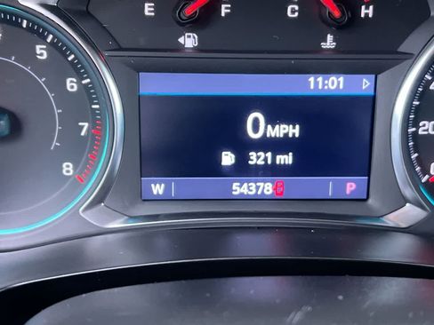 Used 2023 Chevrolet Traverse LT AWD/4WD image 15