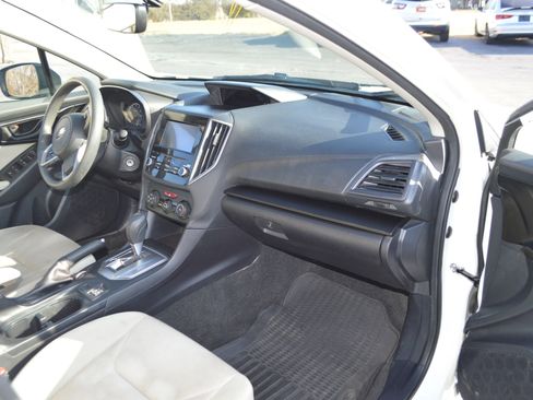Used 2019 Subaru Impreza 2.0i Premium image 18