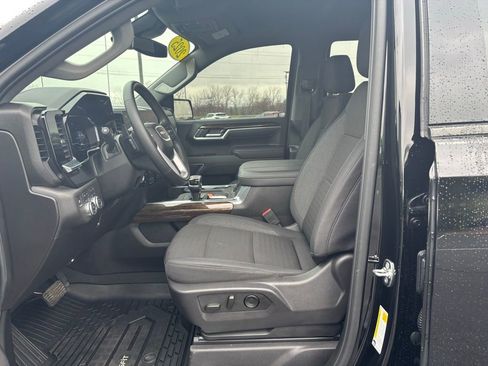 Used 2025 GMC Sierra 1500 Elevation w/ Preferred Package image 16