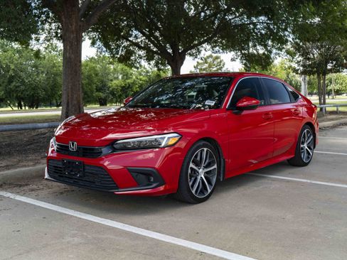 Used 2024 Honda Civic Touring image 5