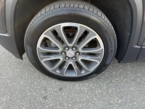 Used 2018 GMC Acadia SLT AWD/4WD image 7