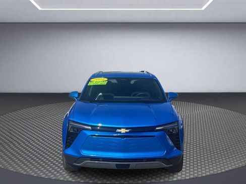 Used 2024 Chevrolet Blazer EV LT AWD/4WD image 2