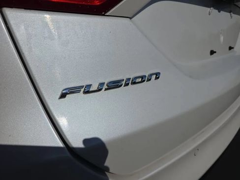 Used 2016 Ford Fusion SE w/ Equipment Group 202A FWD image 11