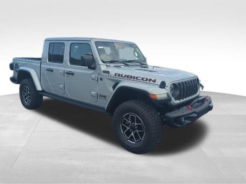Used 2024 Jeep Gladiator Rubicon AWD/4WD image 3