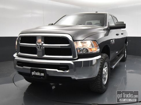 Used 2018 RAM 2500 Tradesman w/ Chrome Appearance Group AWD/4WD image 45