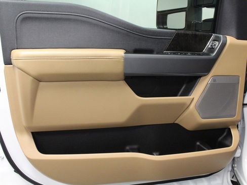 Used 2024 Ford F250 Lariat w/ Chrome Package image 11