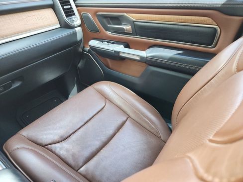 Used 2019 RAM 1500 Limited RWD image 16