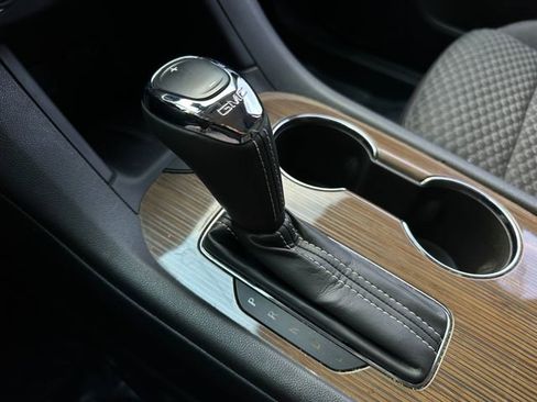 Used 2017 GMC Acadia SLE image 26